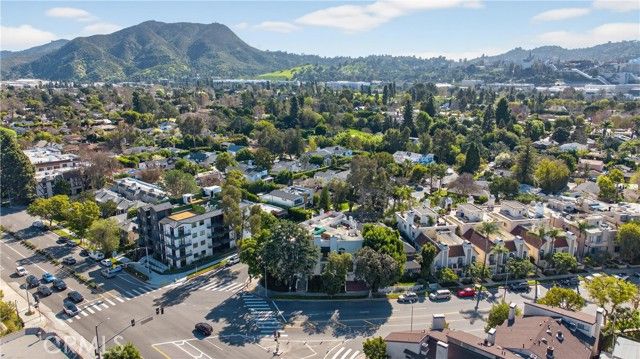 4464 Moorpark 104, Toluca Lake (los Angeles), CA 91602