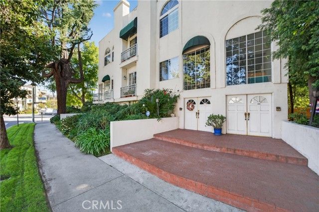 4464 Moorpark 104, Toluca Lake (los Angeles), CA 91602