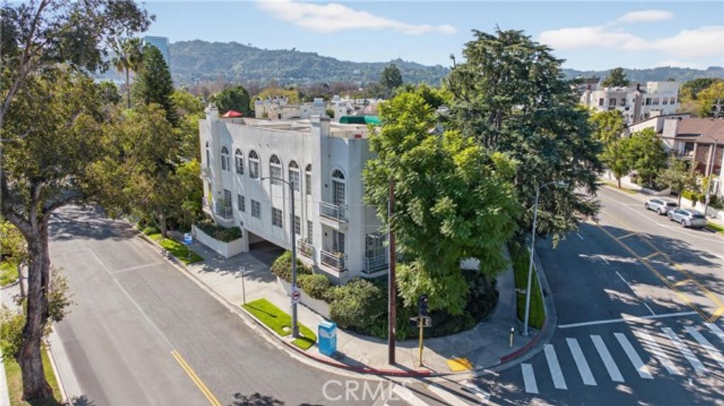 4464 Moorpark 104, Toluca Lake (los Angeles), CA 91602