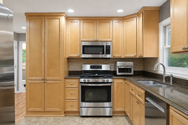 14901 Williston Lane, Minnetonka, MN 55345