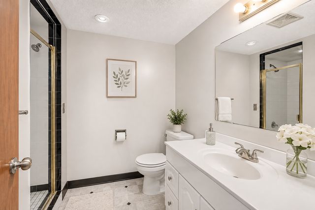 14901 Williston Lane, Minnetonka, MN 55345