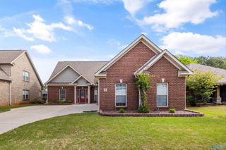11 Nandina Lane SW, Huntsville, AL 35824