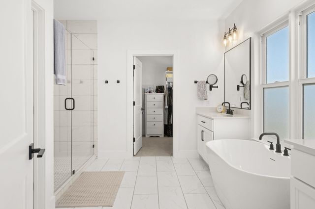 202 Smoke Tree CIR, Dripping Springs, TX 78620