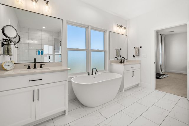 202 Smoke Tree CIR, Dripping Springs, TX 78620