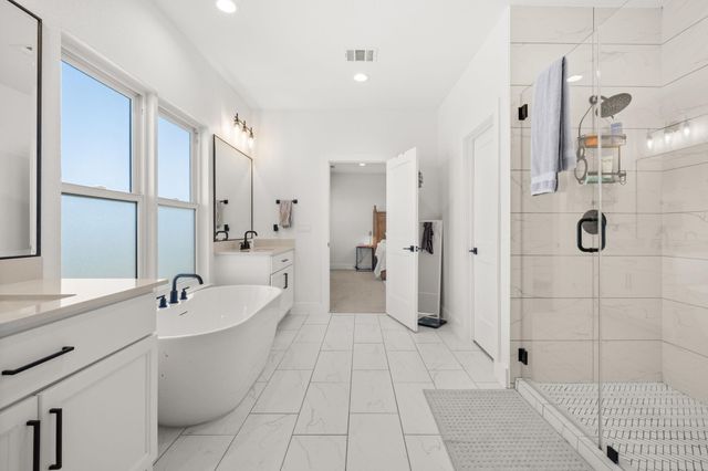 202 Smoke Tree CIR, Dripping Springs, TX 78620