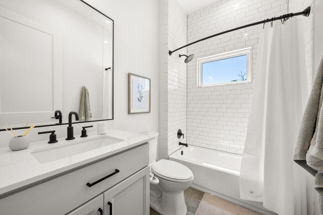 202 Smoke Tree CIR, Dripping Springs, TX 78620