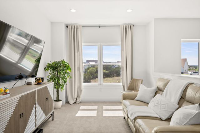 202 Smoke Tree CIR, Dripping Springs, TX 78620