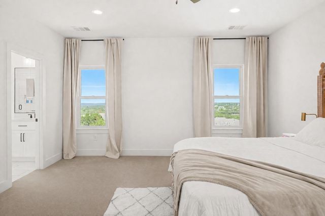 202 Smoke Tree CIR, Dripping Springs, TX 78620