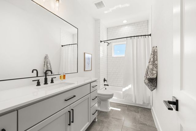 202 Smoke Tree CIR, Dripping Springs, TX 78620