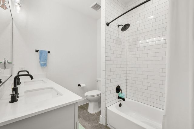 202 Smoke Tree CIR, Dripping Springs, TX 78620