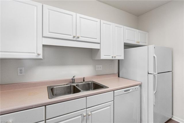 7402 Riverview Knoll Court, Clemmons, NC 27012