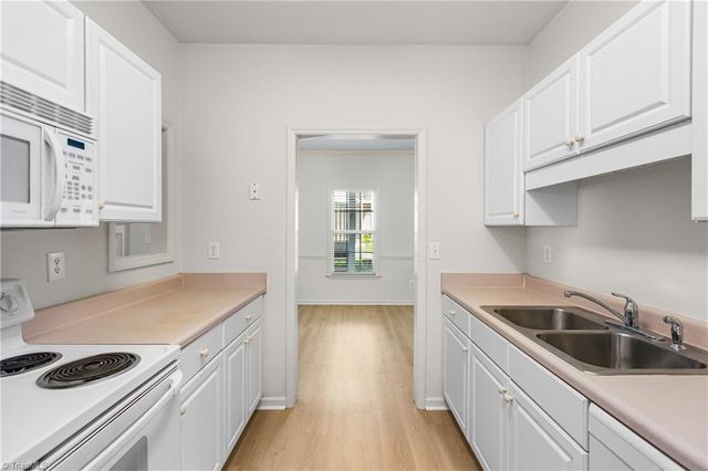 7402 Riverview Knoll Court, Clemmons, NC 27012