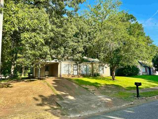 3675 NAYLOR DR, Memphis, TN 38128