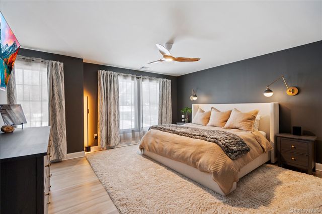 5 Abbington Place, Northport, NY 11768