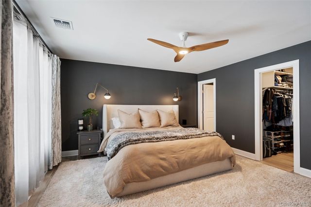 5 Abbington Place, Northport, NY 11768