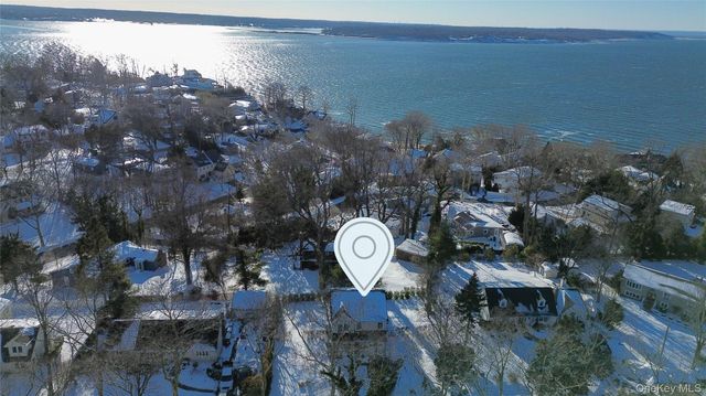 5 Abbington Place, Northport, NY 11768