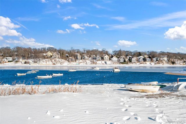 5 Abbington Place, Northport, NY 11768