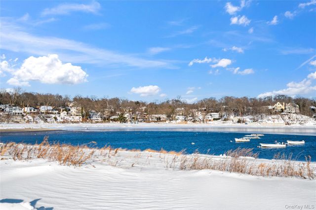 5 Abbington Place, Northport, NY 11768