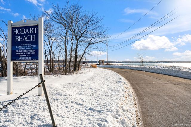 5 Abbington Place, Northport, NY 11768