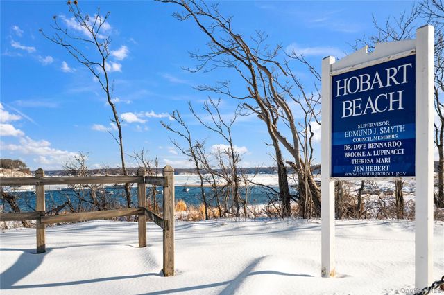 5 Abbington Place, Northport, NY 11768