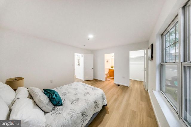 913 VARNEY ST SE, Washington, DC 20032