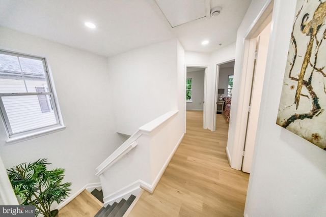 913 VARNEY ST SE, Washington, DC 20032