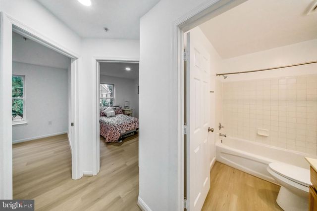 913 VARNEY ST SE, Washington, DC 20032