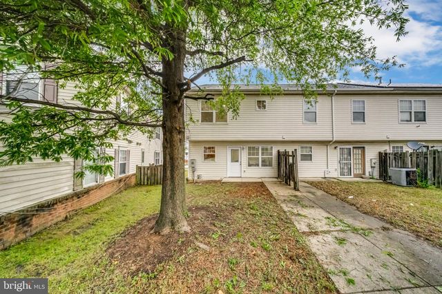 913 VARNEY ST SE, Washington, DC 20032