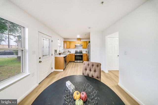 913 VARNEY ST SE, Washington, DC 20032