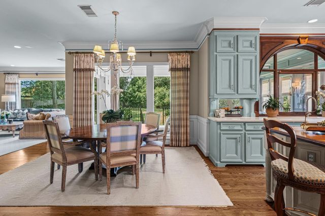914 Huntington Cove, Houston, TX 77063
