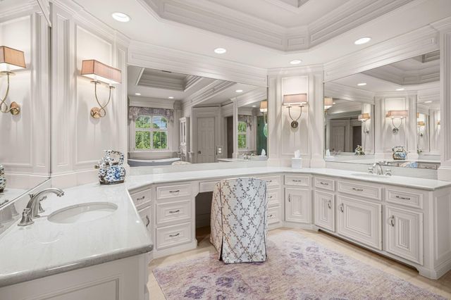 914 Huntington Cove, Houston, TX 77063