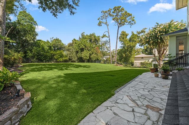914 Huntington Cove, Houston, TX 77063