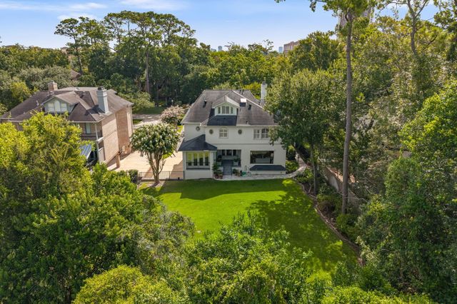 914 Huntington Cove, Houston, TX 77063