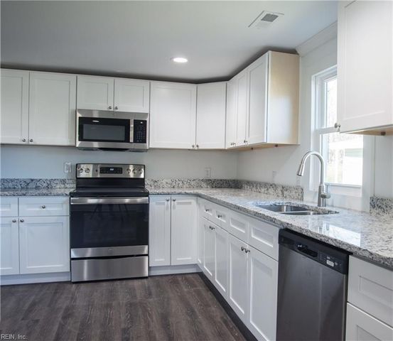 336 N 4th ST, Suffolk, VA 23434