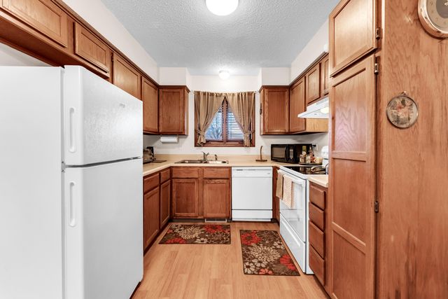 3480 S Christy Court, Springfield, MO 65807