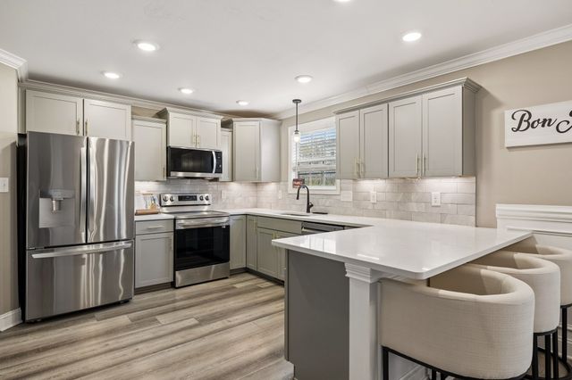 429 Crestwicke Ct, Clarksville, TN 37043