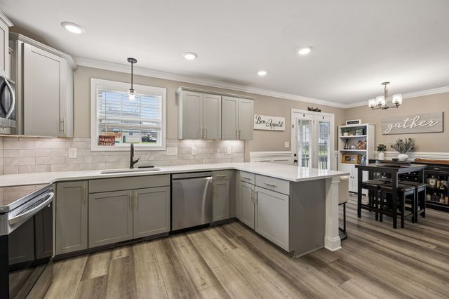 429 Crestwicke Ct, Clarksville, TN 37043