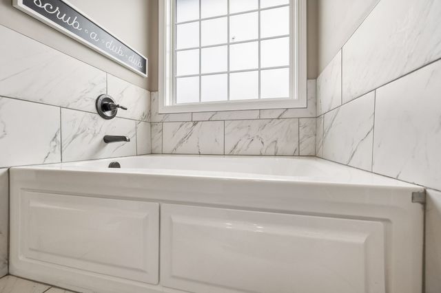 429 Crestwicke Ct, Clarksville, TN 37043