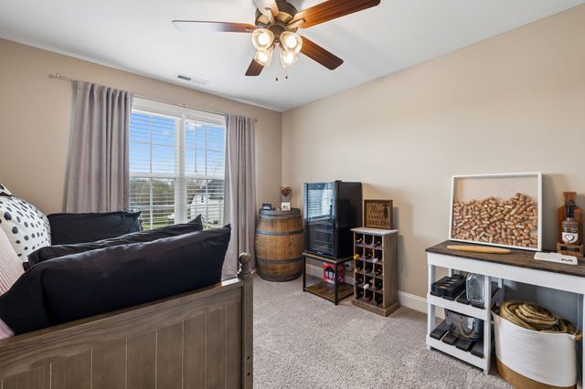 429 Crestwicke Ct, Clarksville, TN 37043