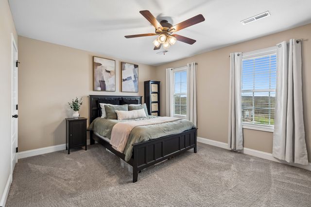 429 Crestwicke Ct, Clarksville, TN 37043