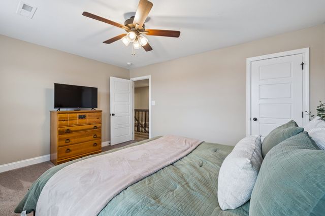 429 Crestwicke Ct, Clarksville, TN 37043