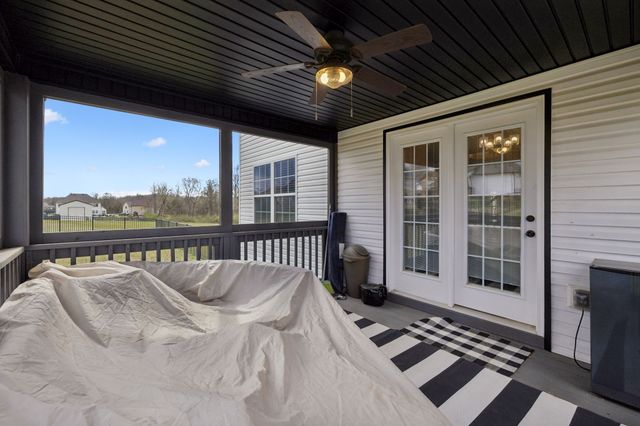 429 Crestwicke Ct, Clarksville, TN 37043