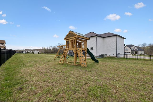 429 Crestwicke Ct, Clarksville, TN 37043