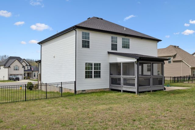 429 Crestwicke Ct, Clarksville, TN 37043