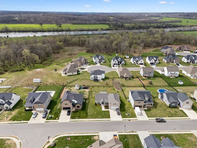 429 Crestwicke Ct, Clarksville, TN 37043