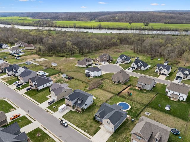 429 Crestwicke Ct, Clarksville, TN 37043