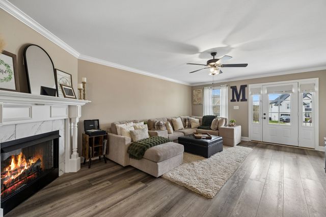 429 Crestwicke Ct, Clarksville, TN 37043