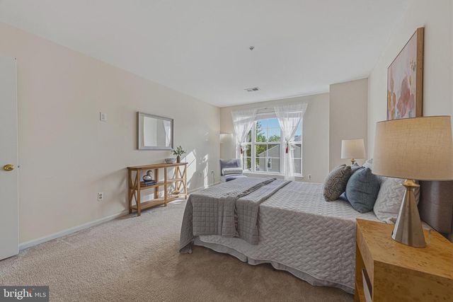 20432 COOL FERN SQ, Ashburn, VA 20147