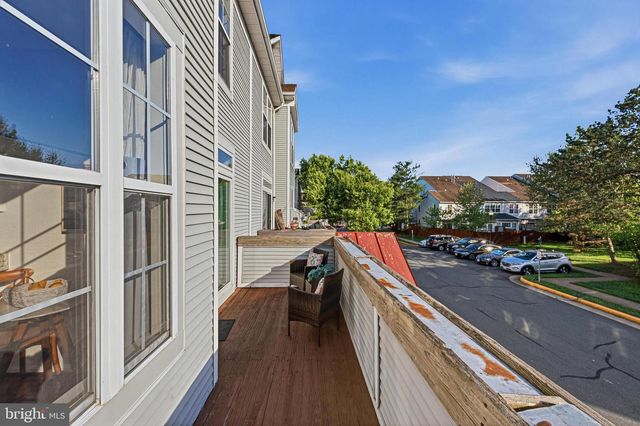 20432 COOL FERN SQ, Ashburn, VA 20147
