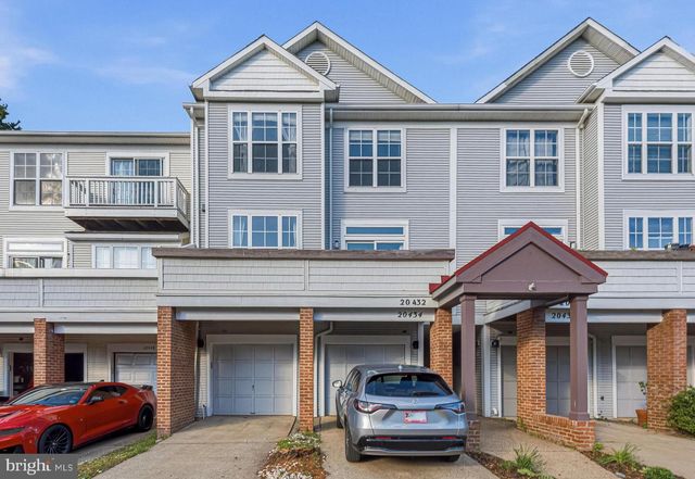 20432 COOL FERN SQ, Ashburn, VA 20147